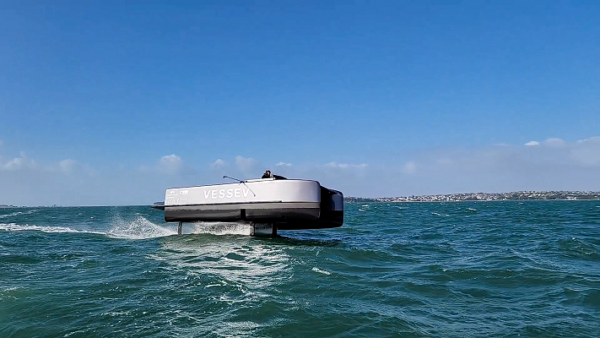 Vessev's Electric Foiling Ferry Conquers Waves in Early Testing